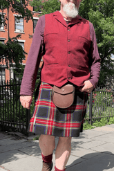 5 yard tartan kilt in Royal Stewart – lightweight Scottish wear